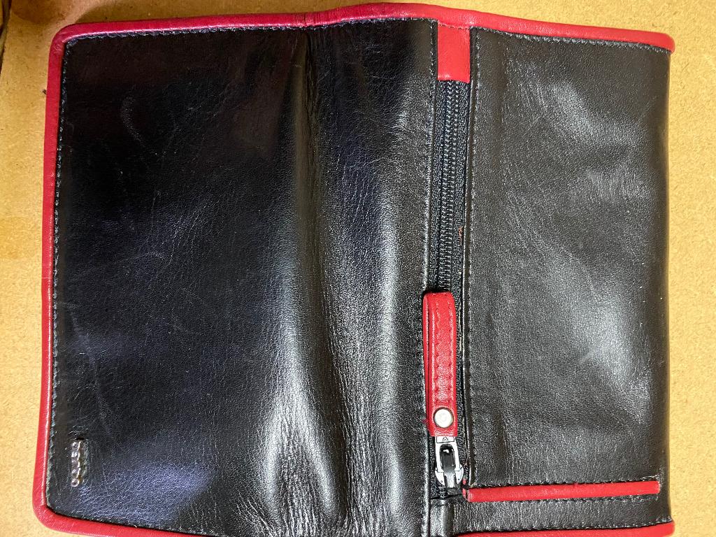 2) Zwart rode Berba portemonnee, Sieraden, Tassen en Uiterlijk, Portemonnees, Overige merken, Zwart, Ophalen of Verzenden, Zo goed als nieuw