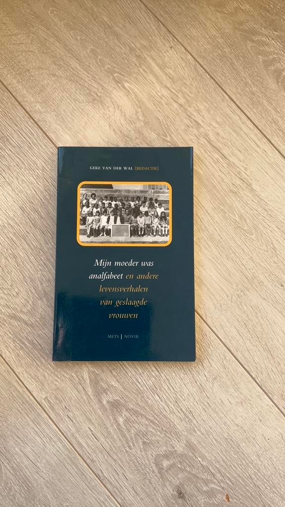 Mijn moeder was analfabeet, Boeken, Ophalen of Verzenden, Zo goed als nieuw, Nederland