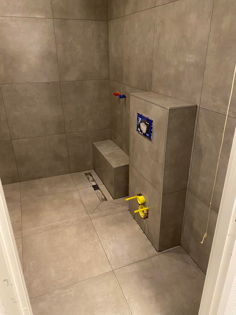 Vakkundig Ervaren Allround Tegelzetter - Badkamer&Renovatie, Garantie, Mozaïek