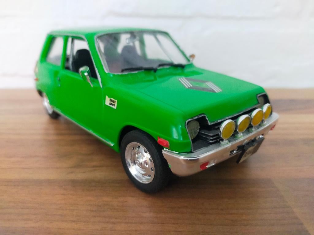 Renault 5 bouwdoos model, Hobby en Vrije tijd, Modelbouw | Auto's en Voertuigen, 1:50 of kleiner, Auto, Ophalen of Verzenden, Zo goed als nieuw
