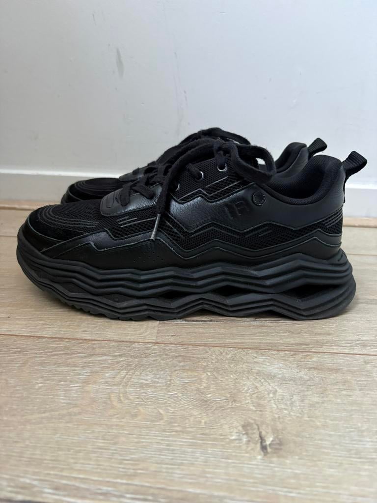 IRO sneakers zwart, Kleding | Dames, Schoenen, Ophalen of Verzenden, Zo goed als nieuw, Zwart, Sneakers of Gympen