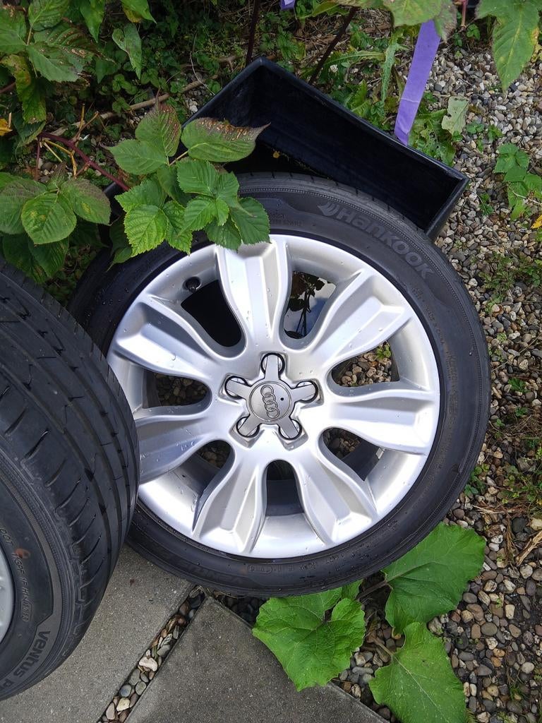 Audi A1 215-45-16 5x100 golf4 TT  Ibiza A1 vw polo fabia, Auto-onderdelen, Banden en Velgen, 16 inch, Banden en Velgen, Ophalen of Verzenden