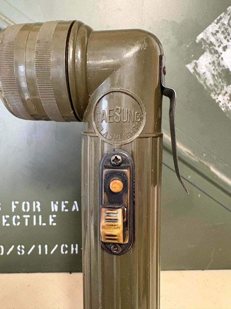 Vintage Taesung DT-109/S Vietnam Militaire Zaklamp, Verzenden, Landmacht, Amerika, Overige typen