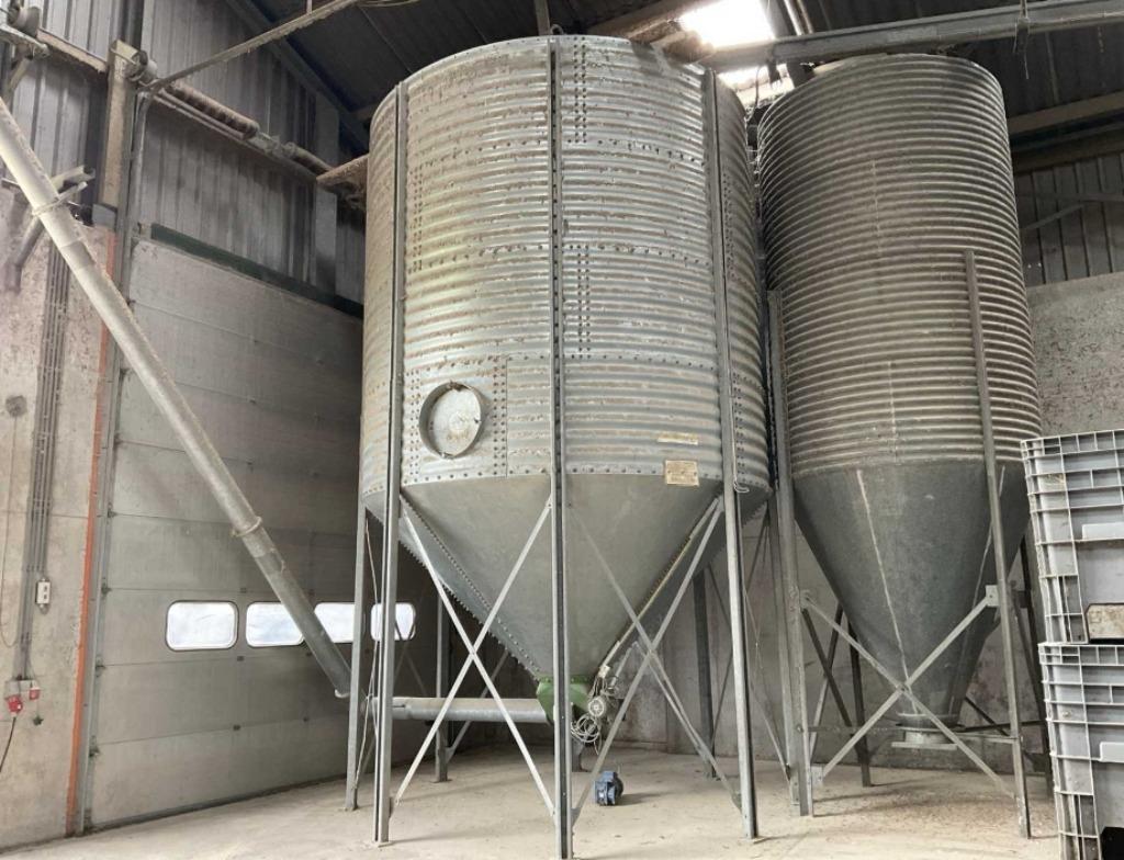 Grote veevoer silo's met elevator, Zakelijke goederen, Agrarisch | Veevoer, Ophalen