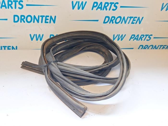 Achterkleprubber van een Volkswagen Transporter, Gebruikt, -, -, -
