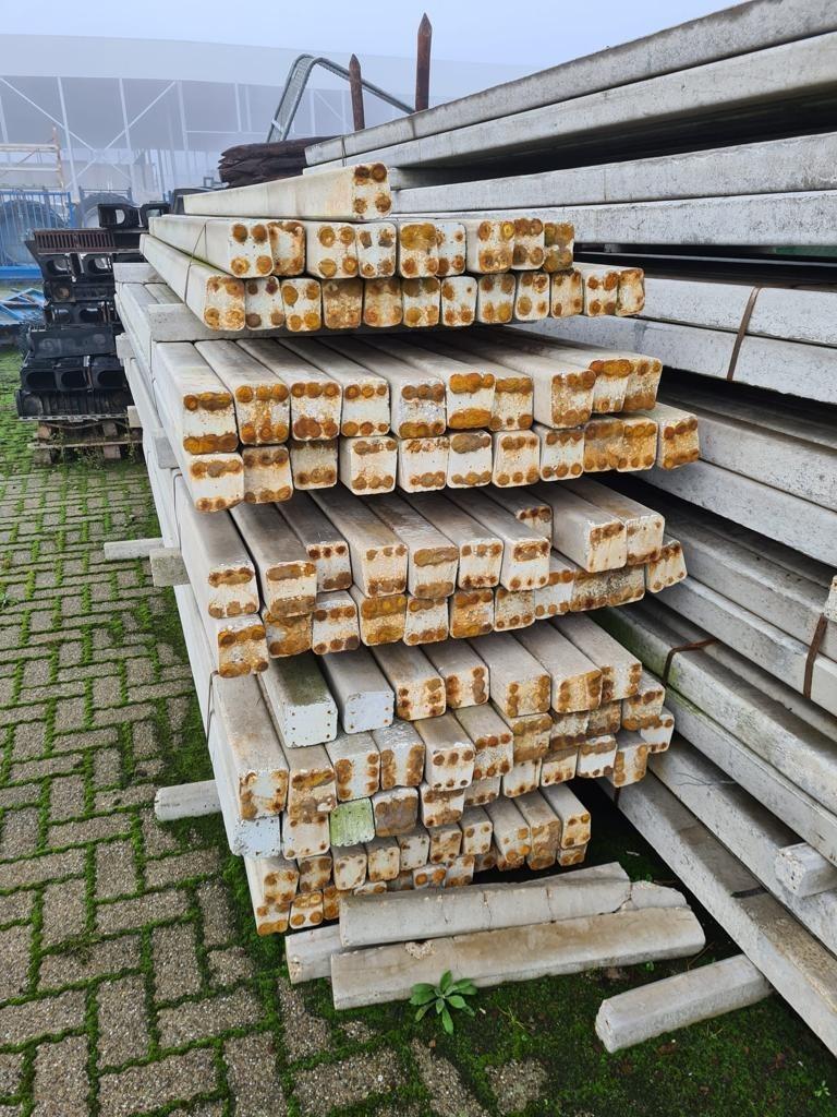 2000Beton palen, Ophalen of Verzenden