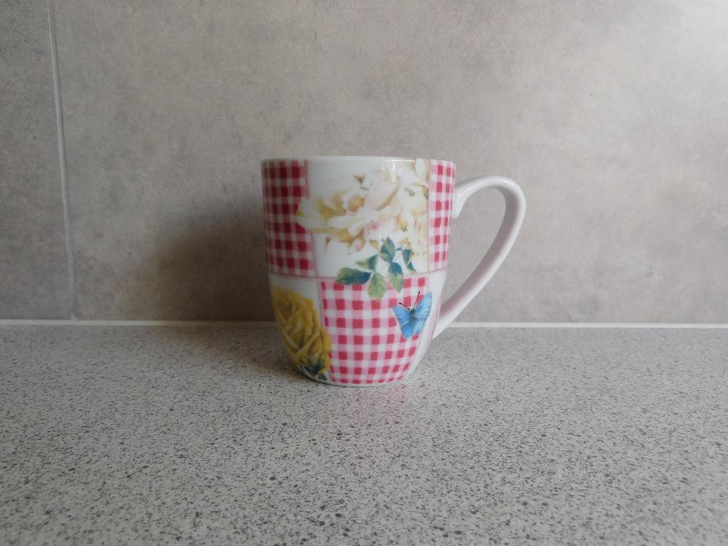 Senseo mok Patchwork Roos en Ruit Hallmark Marjolein Bastin, Ophalen of Verzenden, Zo goed als nieuw, Overige stijlen, Kop(pen) en/of Schotel(s)
