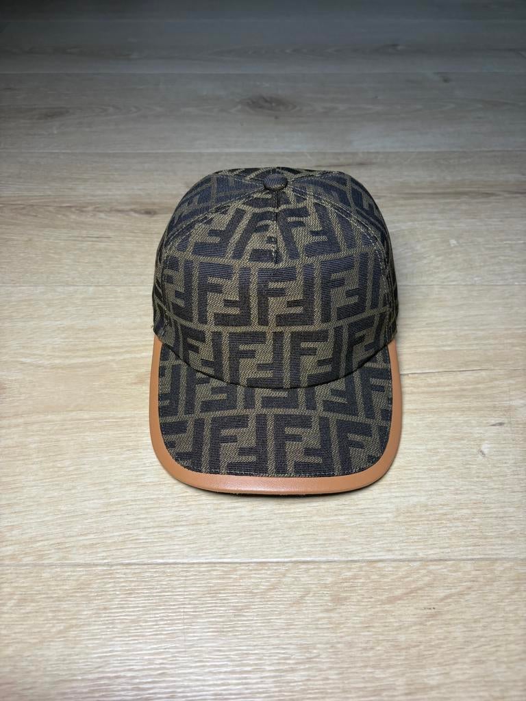 Fendi pet, Kleding | Heren, Ophalen of Verzenden, Zo goed als nieuw