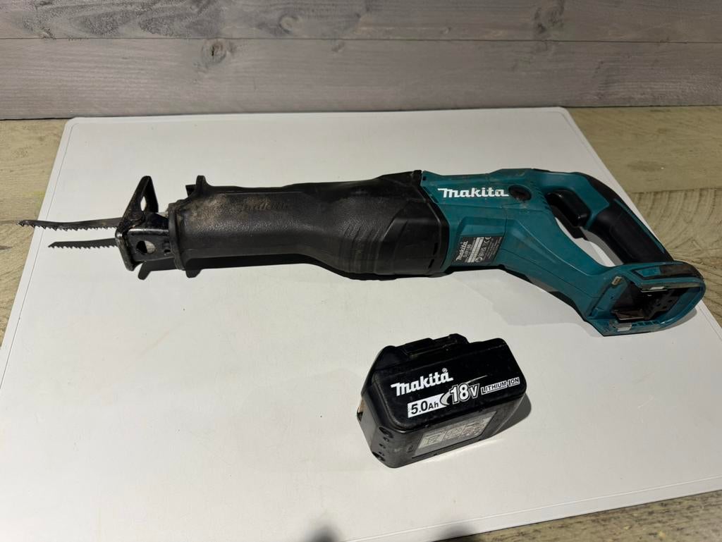 Makita Reciprozaag djr186z, 70 mm of meer, 600 tot 1200 watt, Ophalen of Verzenden, Zo goed als nieuw