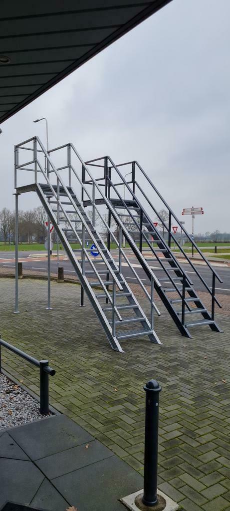 Stalen trappen van 2,6 t/m 4.0mtr op voorraad now1308, Ophalen of Verzenden, Nieuw, Trap, 2 tot 4 meter