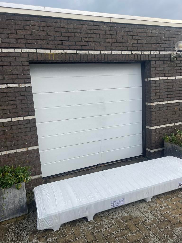 Garagedeur vervangen? Garagedeur kapot? Nieuwe garagedeuren, Ophalen of Verzenden, Nieuw, Hout, Garagedeur