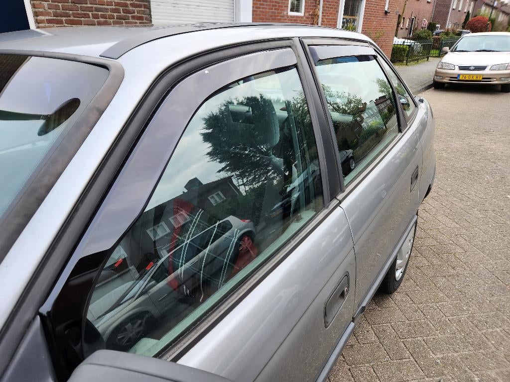 Zijwindschermen opel raamspoilers visors oa Astra, Ophalen of Verzenden