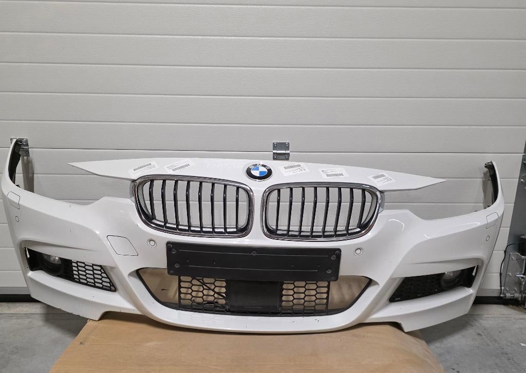 BMW 3 F30 Voorbumper 2013-2015, Auto-onderdelen, Gebruikt, Voor, R'marnico, Info@rmarnico.nl