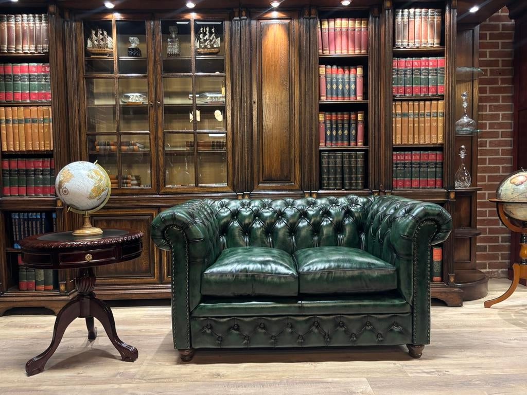 Chesterfield 2 zits antiek groen leer, Huis en Inrichting, Ophalen, Chesterfield brand, Tweepersoons, Zo goed als nieuw