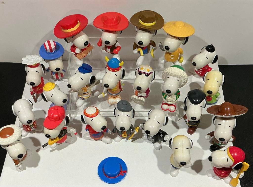 Vintage 23 Snoopy’s Around The World van McDonalds. 1999., Ophalen of Verzenden, Gebruikt