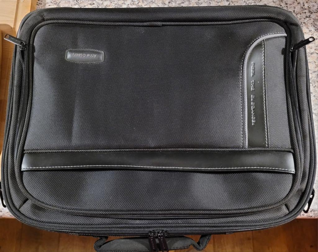 Zwarte Laptop Tas van Anne O'Leary, Computers en Software, Laptoptassen, Ophalen, 15 inch, Zo goed als nieuw, Aktetas