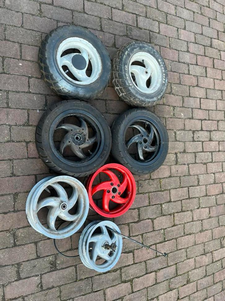 Wielen Gilera typhoon/runner Piaggio zip type/fastrider, Ophalen of Verzenden, Zo goed als nieuw, Kap