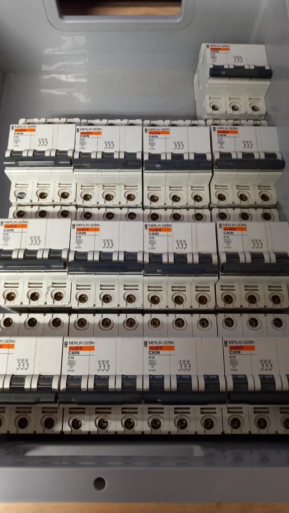Merlin Gerin Multi 9 C60N C10 3-Polige Installatieautomaat, Merlin gerin, Overige typen, Ophalen of Verzenden, Zo goed als nieuw