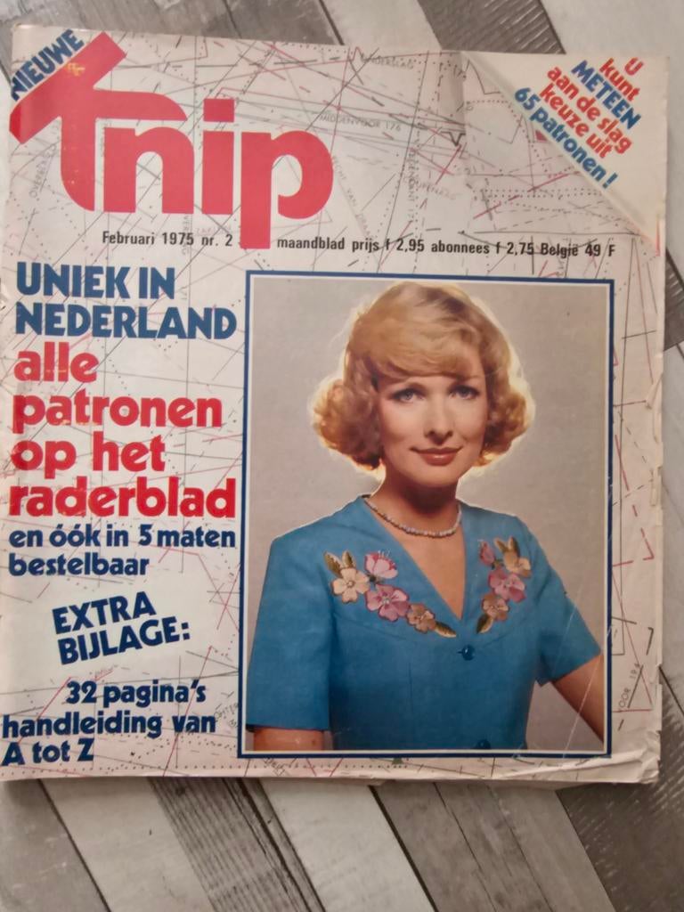Knip februari 1975, Ophalen of Verzenden, Zo goed als nieuw, Vrouw, Knipmode