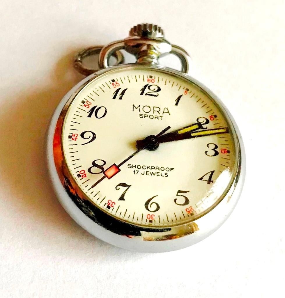 Zwitserse Mora Sport zakhorloge jaren 50, Ophalen