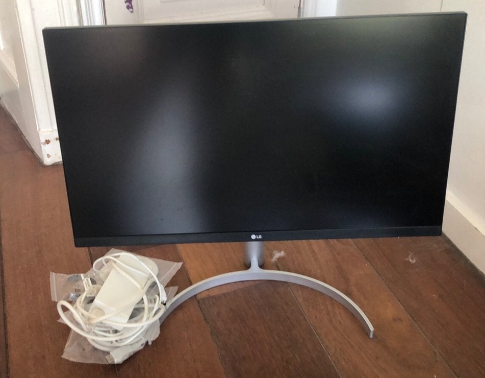 LG 17 inch monitor, Computers en Software, Monitoren, Ophalen, IPS, 60 Hz of minder, Ultra HD (4K)