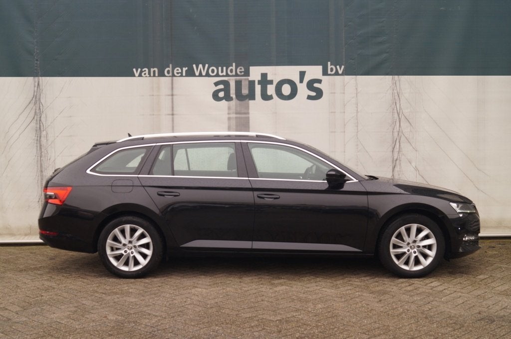 Skoda Superb Combi 1.5 TSI 150pk DSG Business Edition Plus -, Auto's, Skoda, Stof, Euro 6, 4 cilinders, 150 pk
