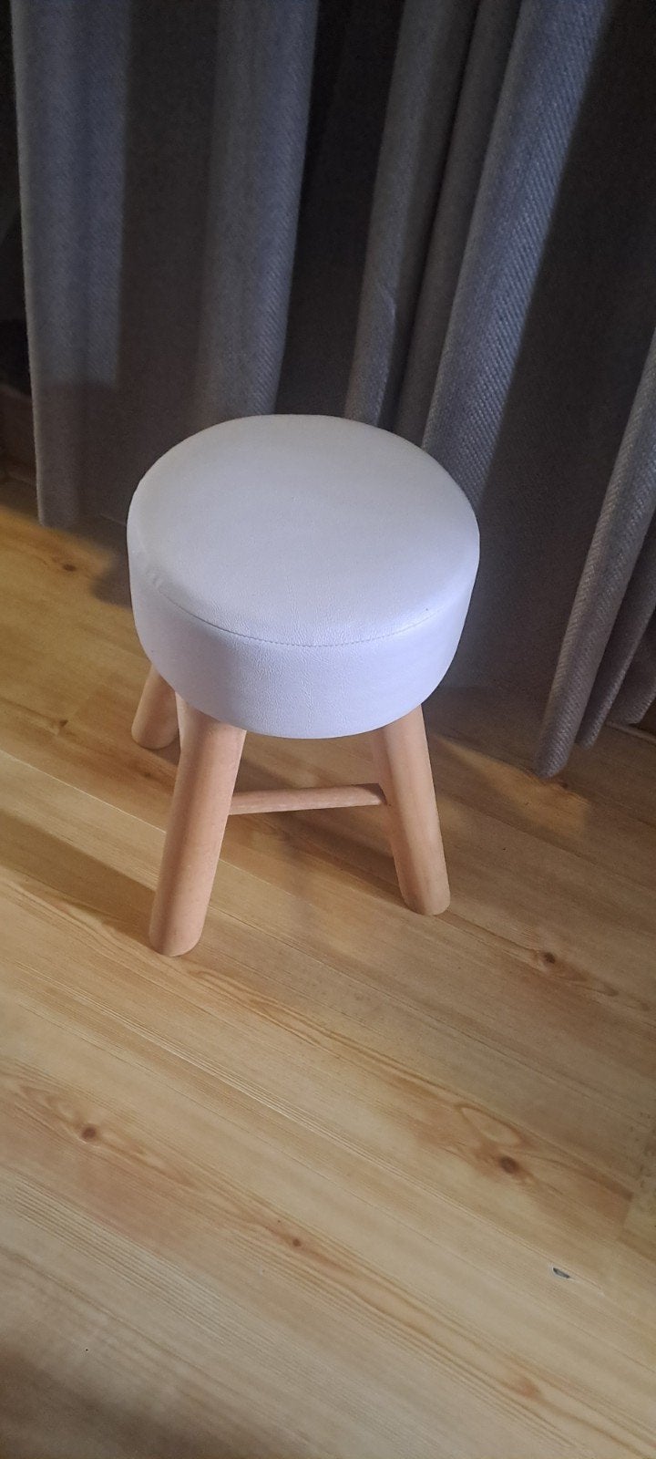 Witte kruk met houten poten - 26x40 cm, Ophalen of Verzenden, Gebruikt, Hout