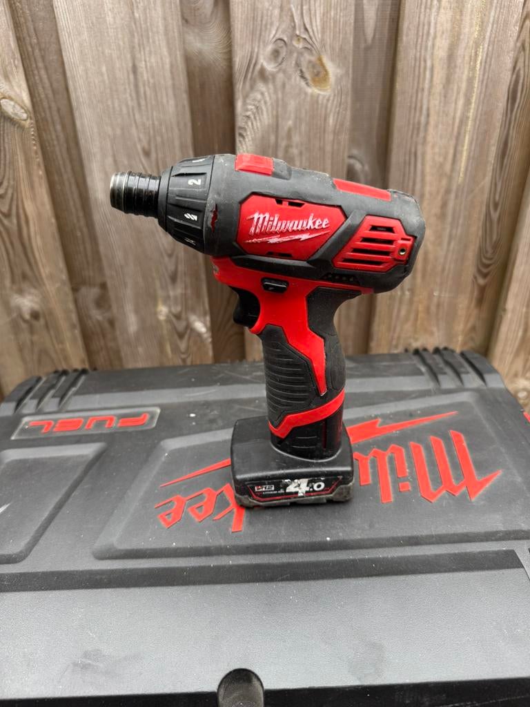 Milwaukee M12 BSD 12V schroefmachine met 4.0Ah accu, Doe-het-zelf en Verbouw, Gereedschap | Boormachines, Gebruikt, Variabele snelheid
