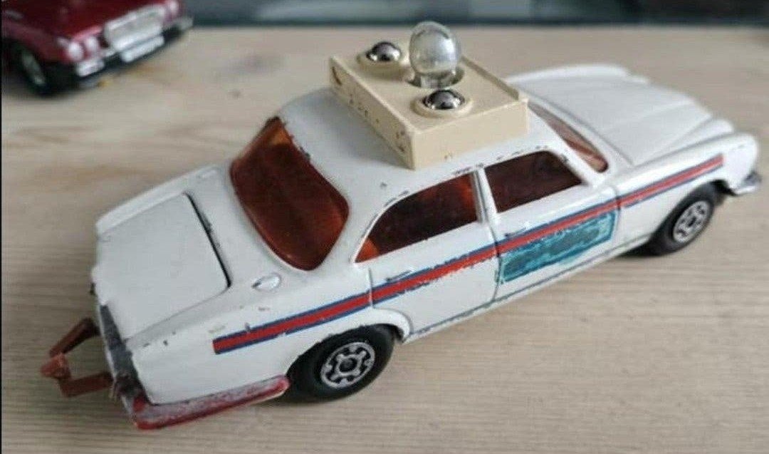 JAGUAR XJ 12 POLITIE CLASSIC MATCHBOX SUPERKINGS 1/43, Ophalen of Verzenden, Zo goed als nieuw, Auto, Matchbox