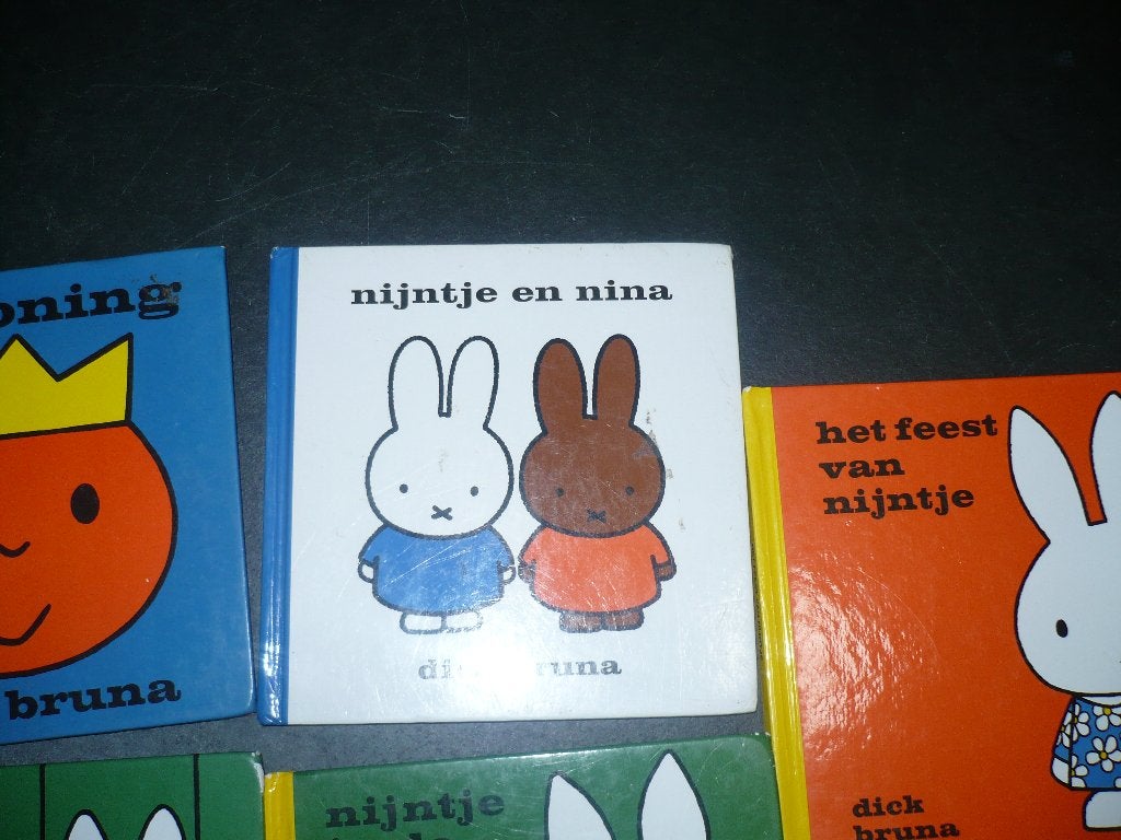7 nijntjes en 5 nutricia voorlees boekjes, Gelezen, Ophalen of Verzenden, Dick Bruna, 1 tot 2 jaar