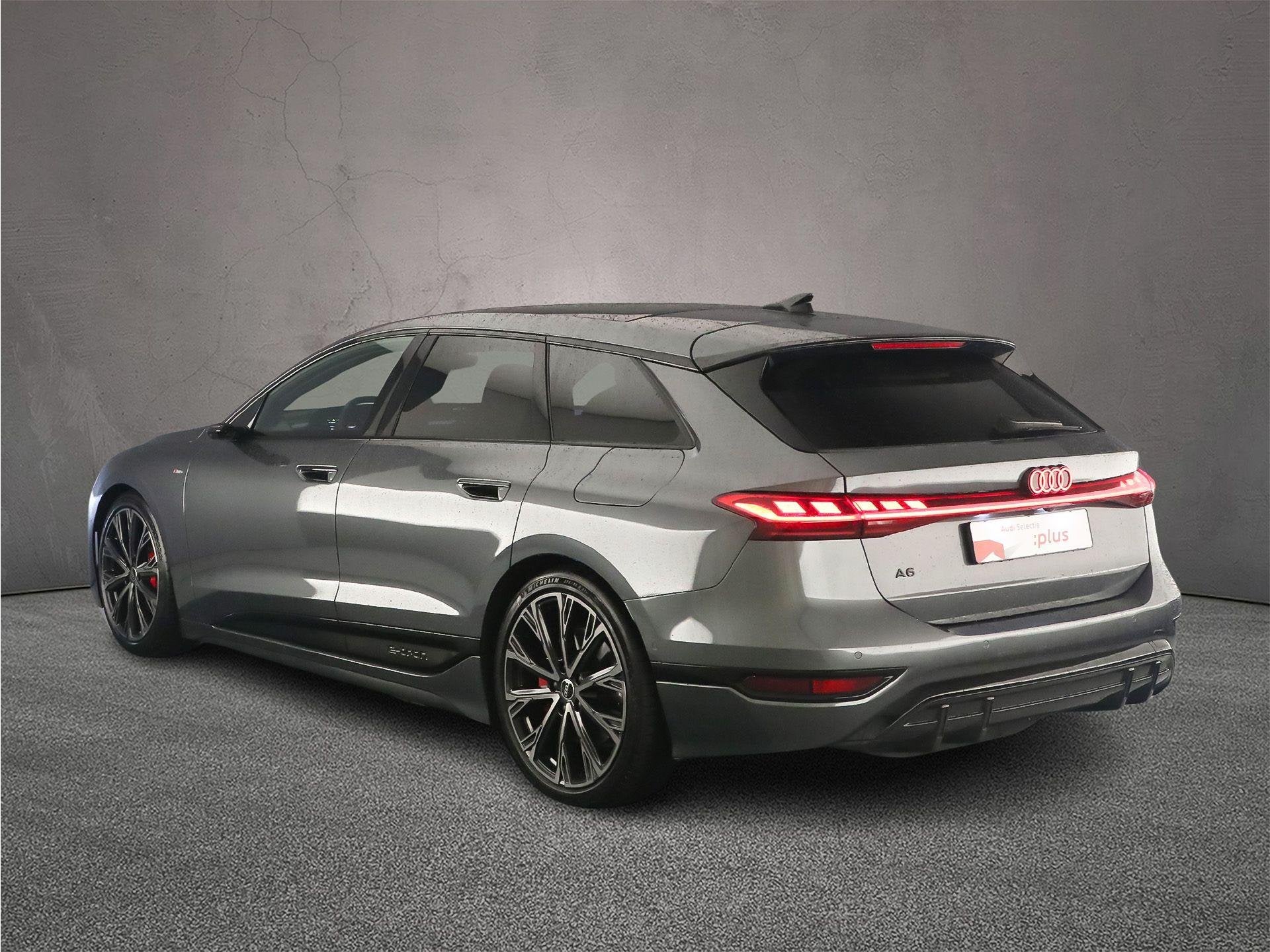 Audi A6 Avant e-tron Edition One quattro 428pk | B&O | Pano, Achterwielaandrijving, 428 pk, Leder, Zilver of Grijs