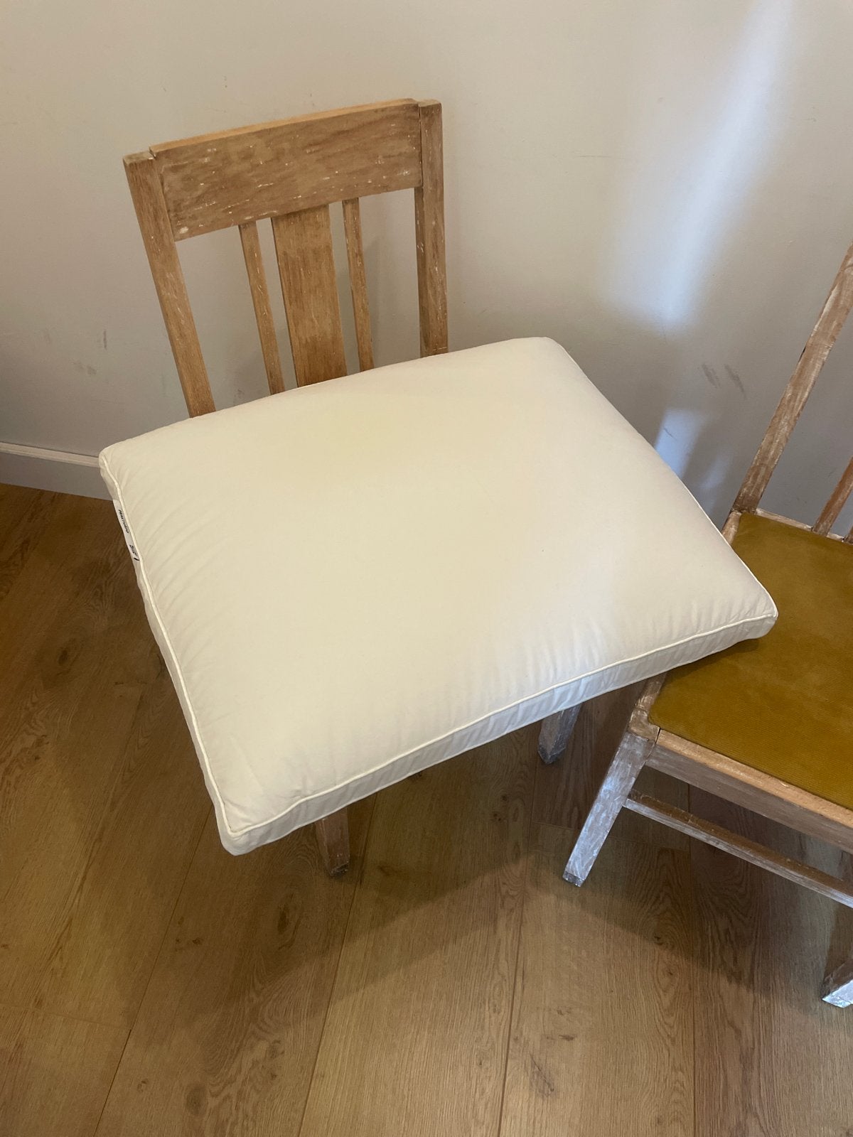 Gratis - IKEA PRAKTVÄDD Zitkussen/hoofdkussen, Ophalen, Wit, IKEA, Zo goed als nieuw