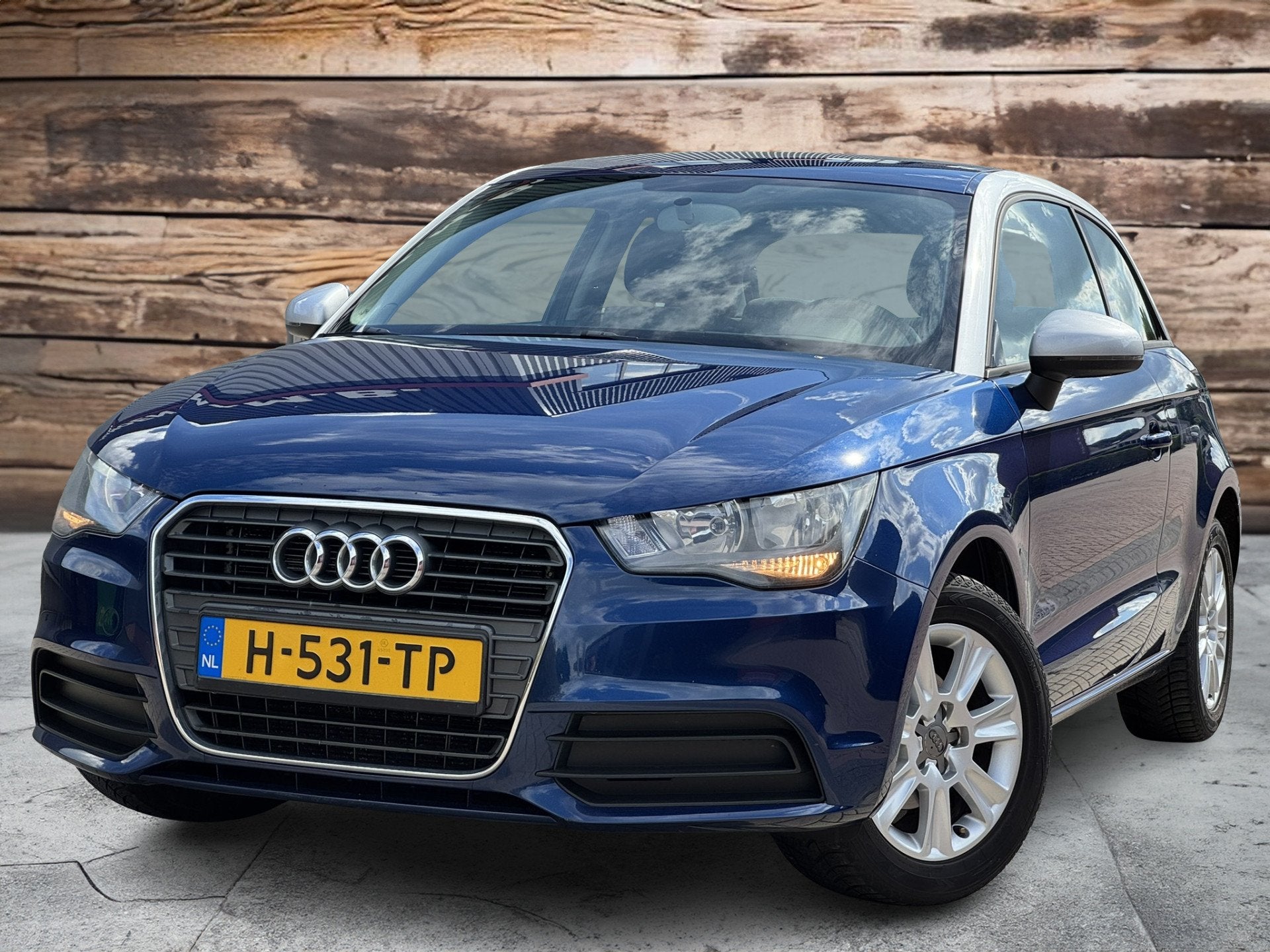 Audi A1 1.2 TFSI Admired | Airco | Multimedia | Nieuwe DB ke, Auto's, Euro 5, Zwart, 4 cilinders, Met garantie (alle)