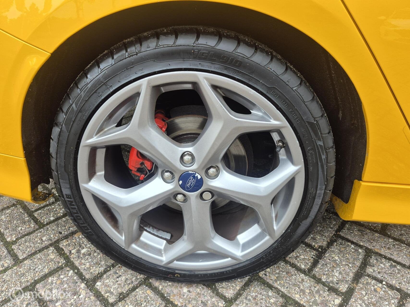 Ford Focus Wagon 2.0 EcoBoost ST-3|Leder|Xenon|Camera|Mooi!, Auto's, Ford, Euro 5, Zwart, 4 cilinders, Handgeschakeld