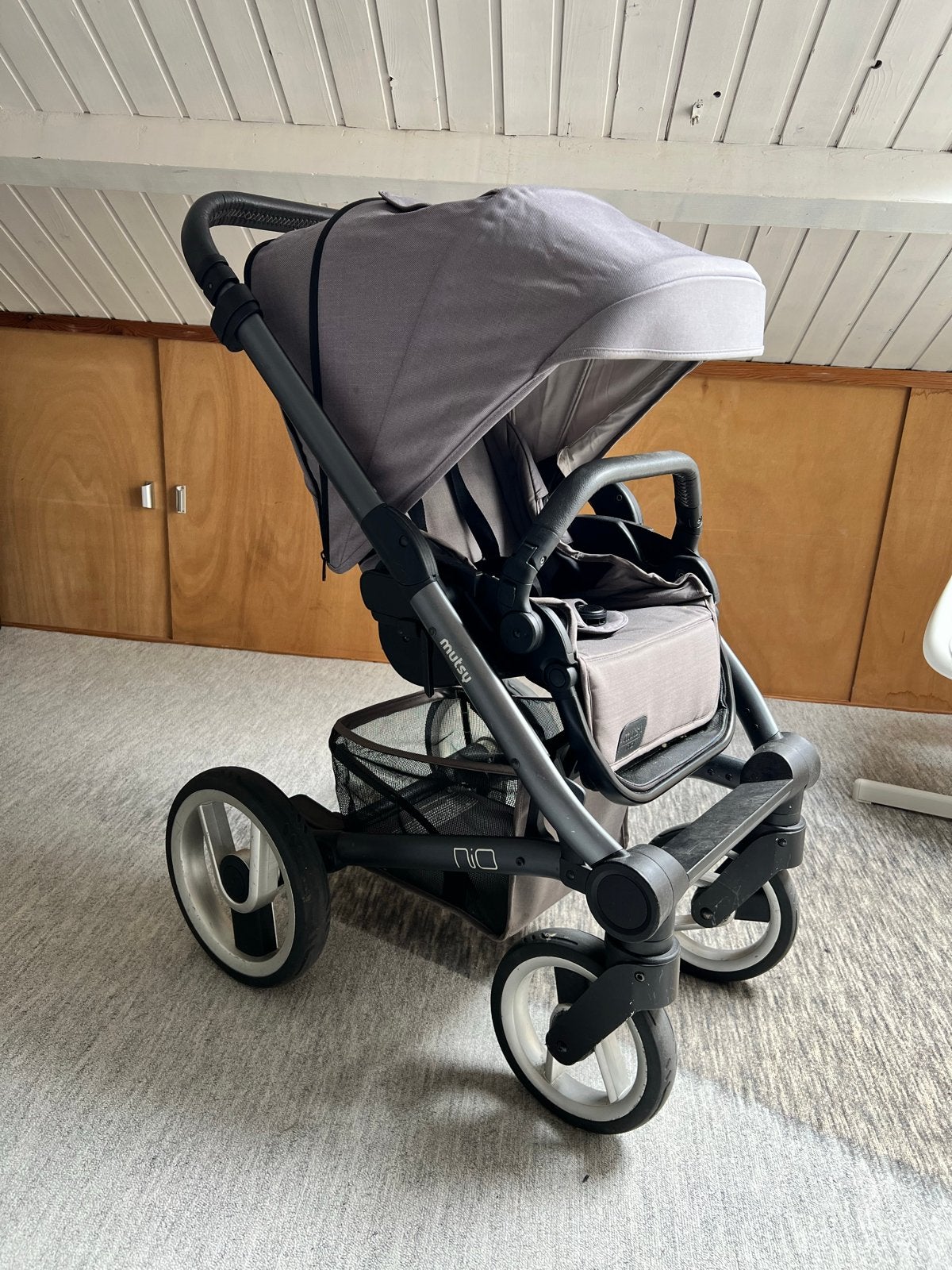 Mutsy Neo kinderwagen met reiswieg, parasol en luiertas, Ophalen, Gebruikt, Combiwagen, Met reiswieg