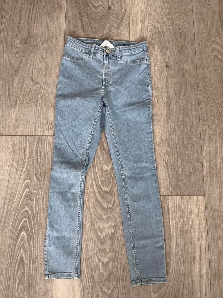 2 broeken, 2 jurkjes maat 140   z8  zgan    16€, Kinderen en Baby's, Kinderkleding | Maat 140, Ophalen of Verzenden, Zo goed als nieuw