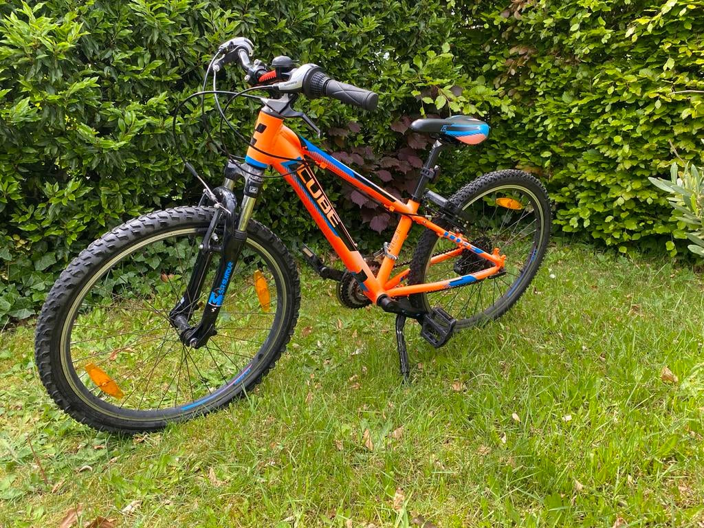 Cube kinderfiets 24 inch - Oranje/Blauw, Fietsen en Brommers, Ophalen, Zo goed als nieuw, Aluminium, 24 inch of meer