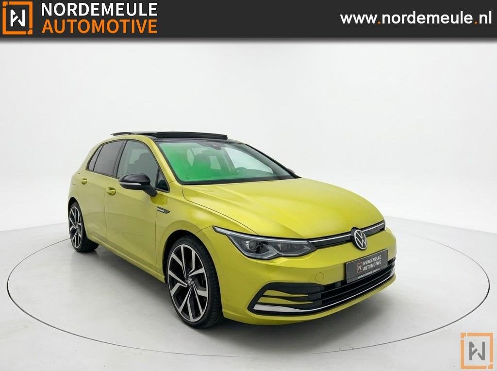 Volkswagen GOLF 1.5 eTSI STYLE, Xenon, Pano, ACC, Lane, Euro 6, 150 pk, Bedrijf, 690 kg