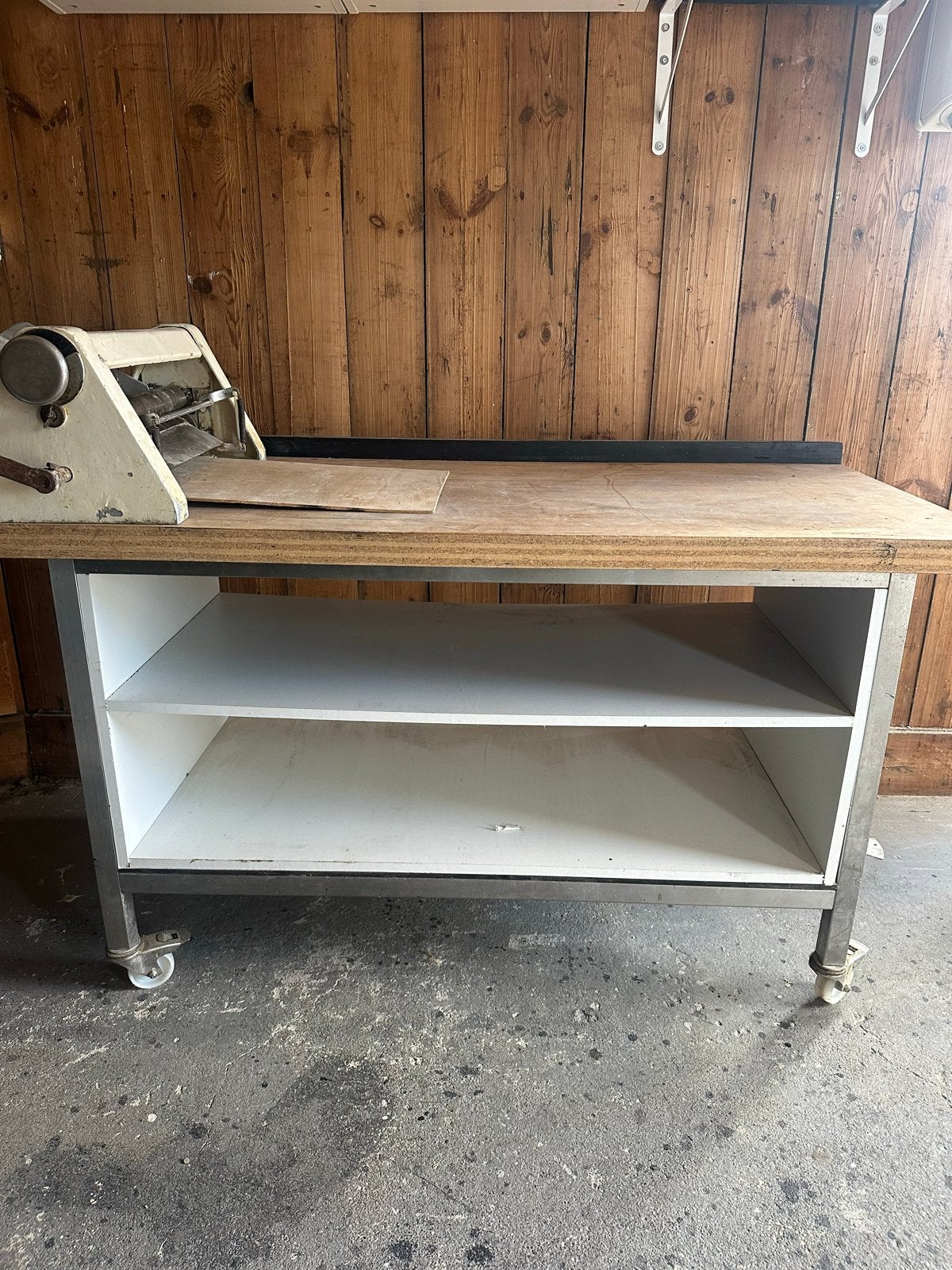 Verrijdbare werkbank met opbergruimte, Doe-het-zelf en Verbouw, Ophalen, Gebruikt, 120 tot 170 cm