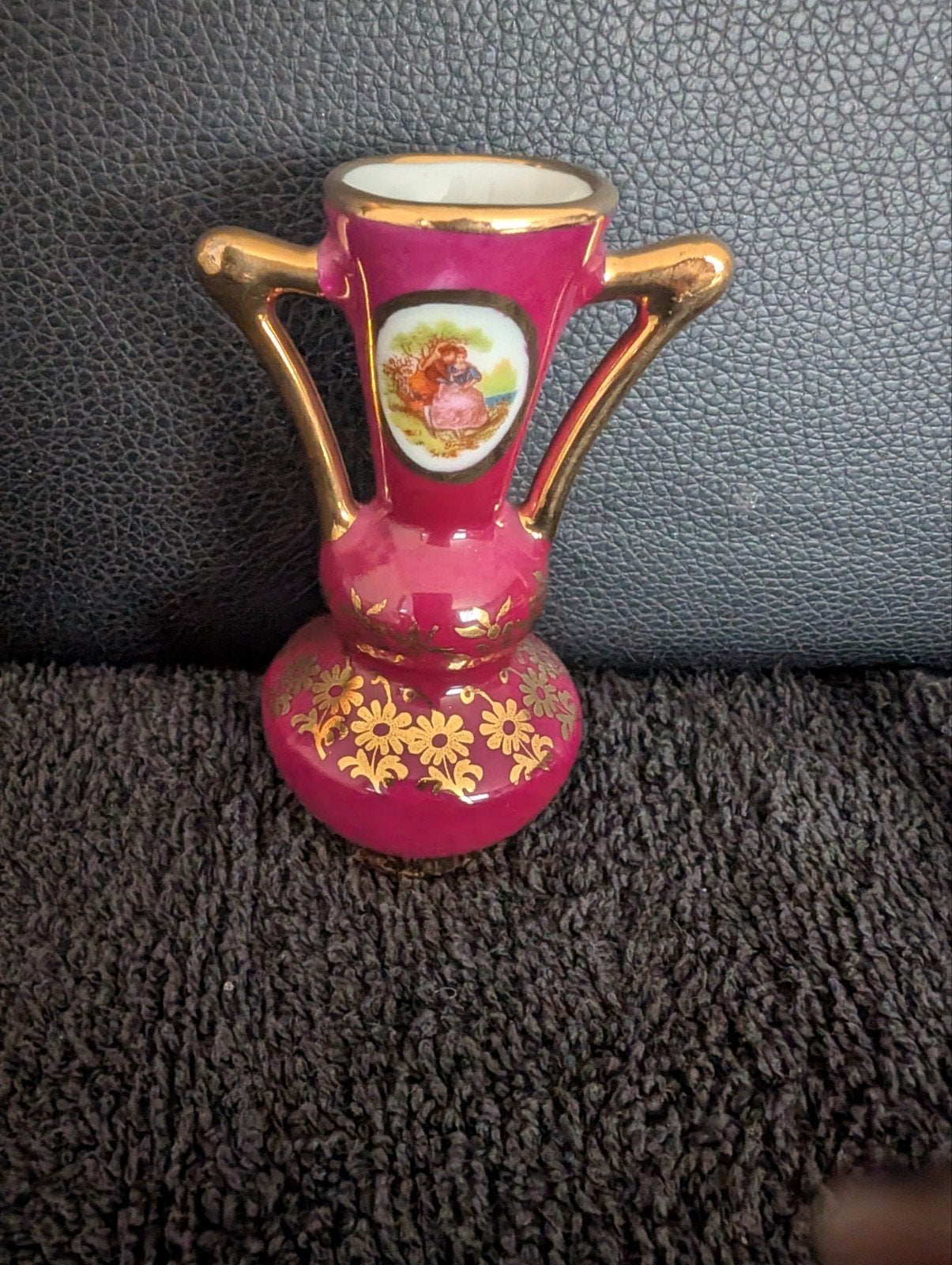 Limoges Frankrijk Miniatuur Vaasje - Rood met Goud, Ophalen of Verzenden