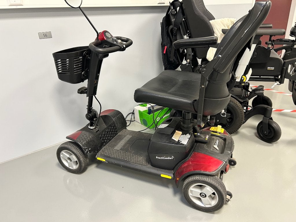 Scootmobiel PractiComfort, past in kofferbak, goede accu, Ophalen, Zo goed als nieuw, Overige merken