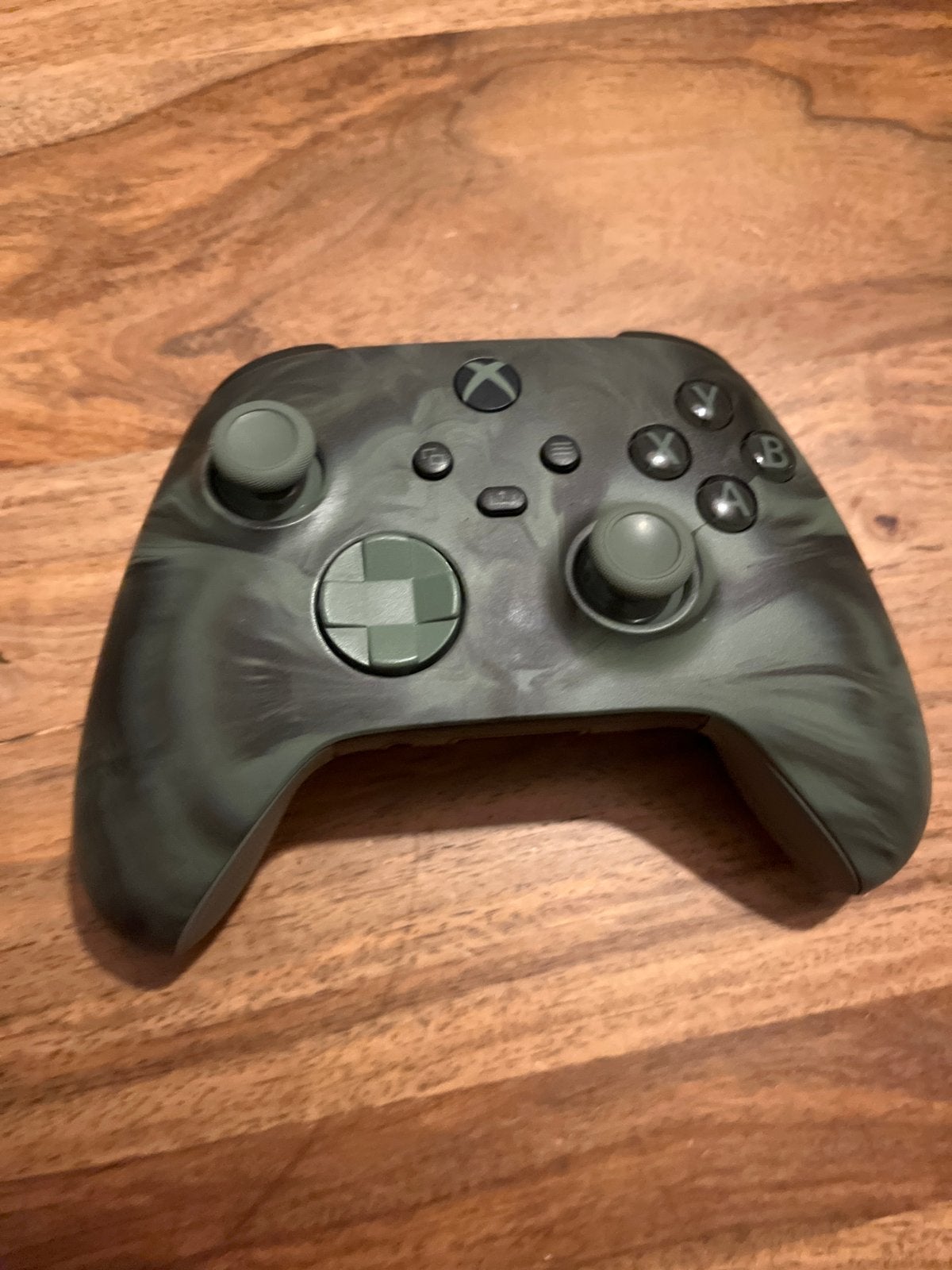 Foto 4 van Xbox Series X met 2 controllers en kabels