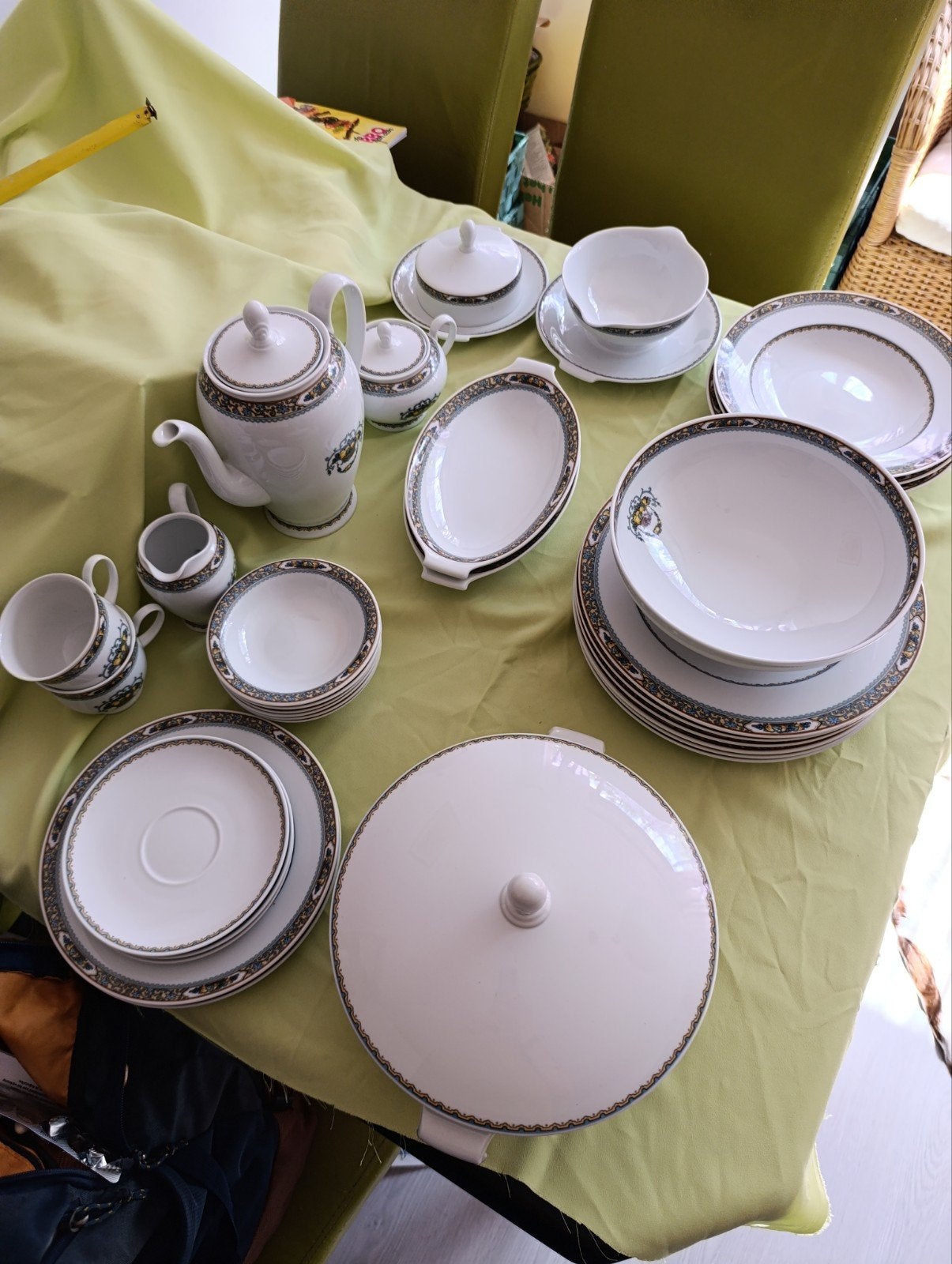 Rosenthal Classic Rose servies - Compleet, Huis en Inrichting, Overige merken, Klassiek, Ophalen of Verzenden, Zo goed als nieuw