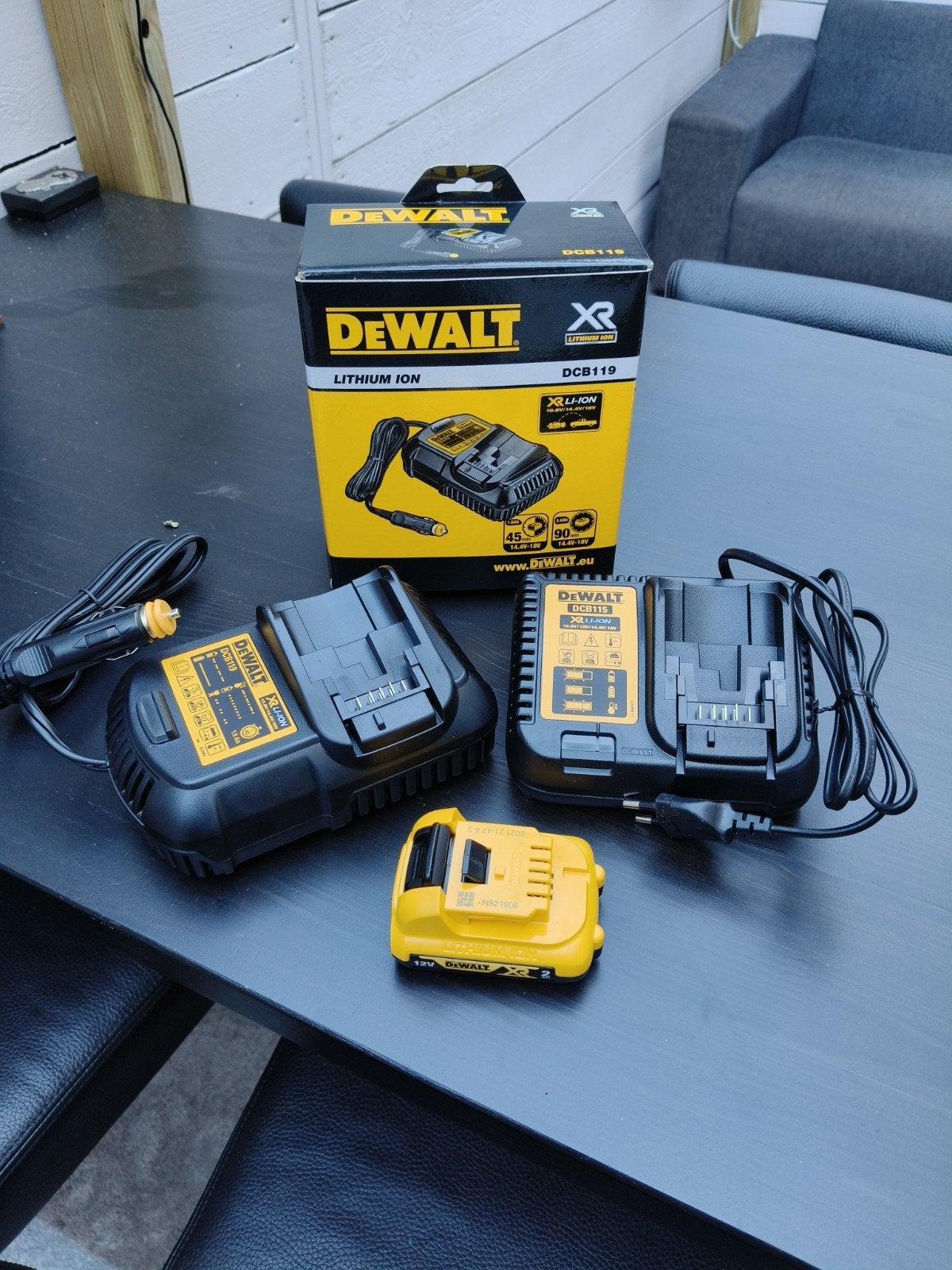 DeWalt DCB119 Autolader en 2x DeWalt Acculaders, Ophalen, Nieuw