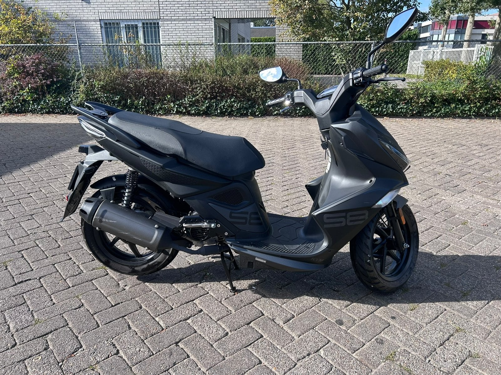 Kymco Super 8, Fietsen en Brommers, Ophalen, Maximaal 45 km/u, Zo goed als nieuw, Benzine