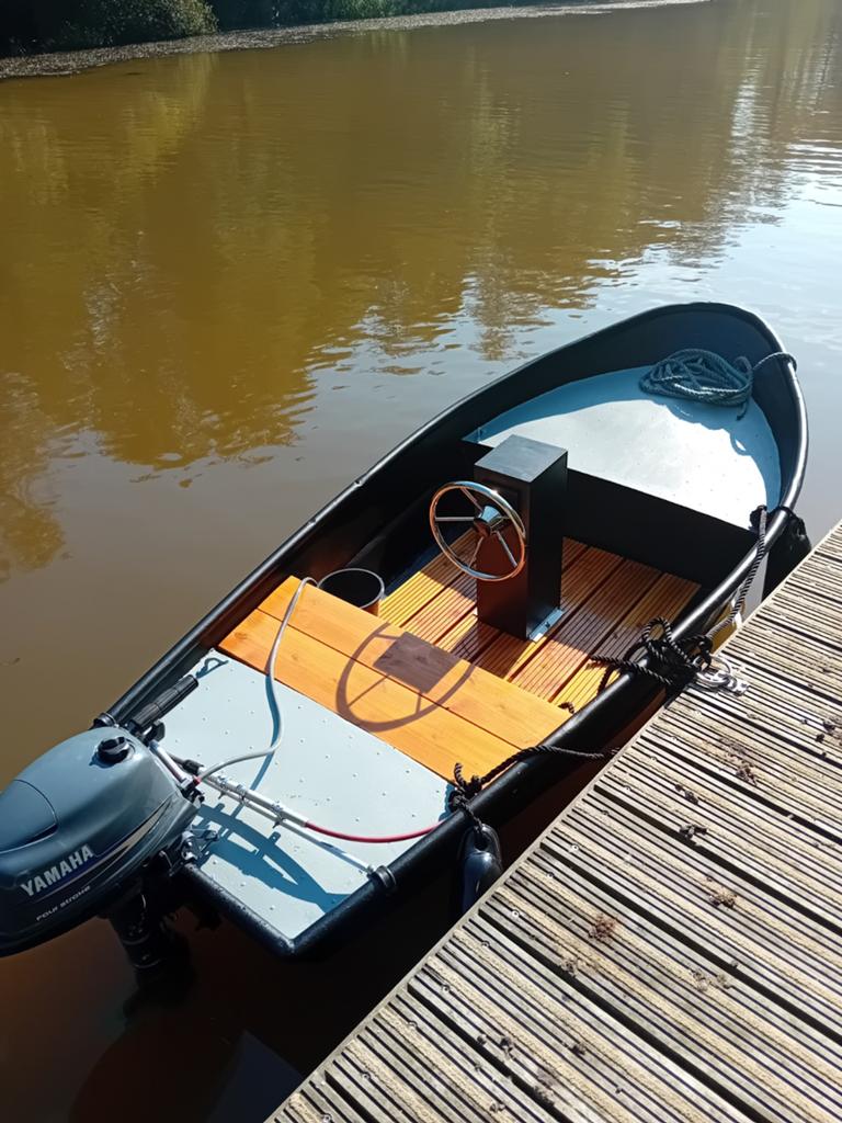 Stoer compleet vletje | motor | trailer, Watersport en Boten, Ophalen, Gebruikt, 4 pk, Verlichting