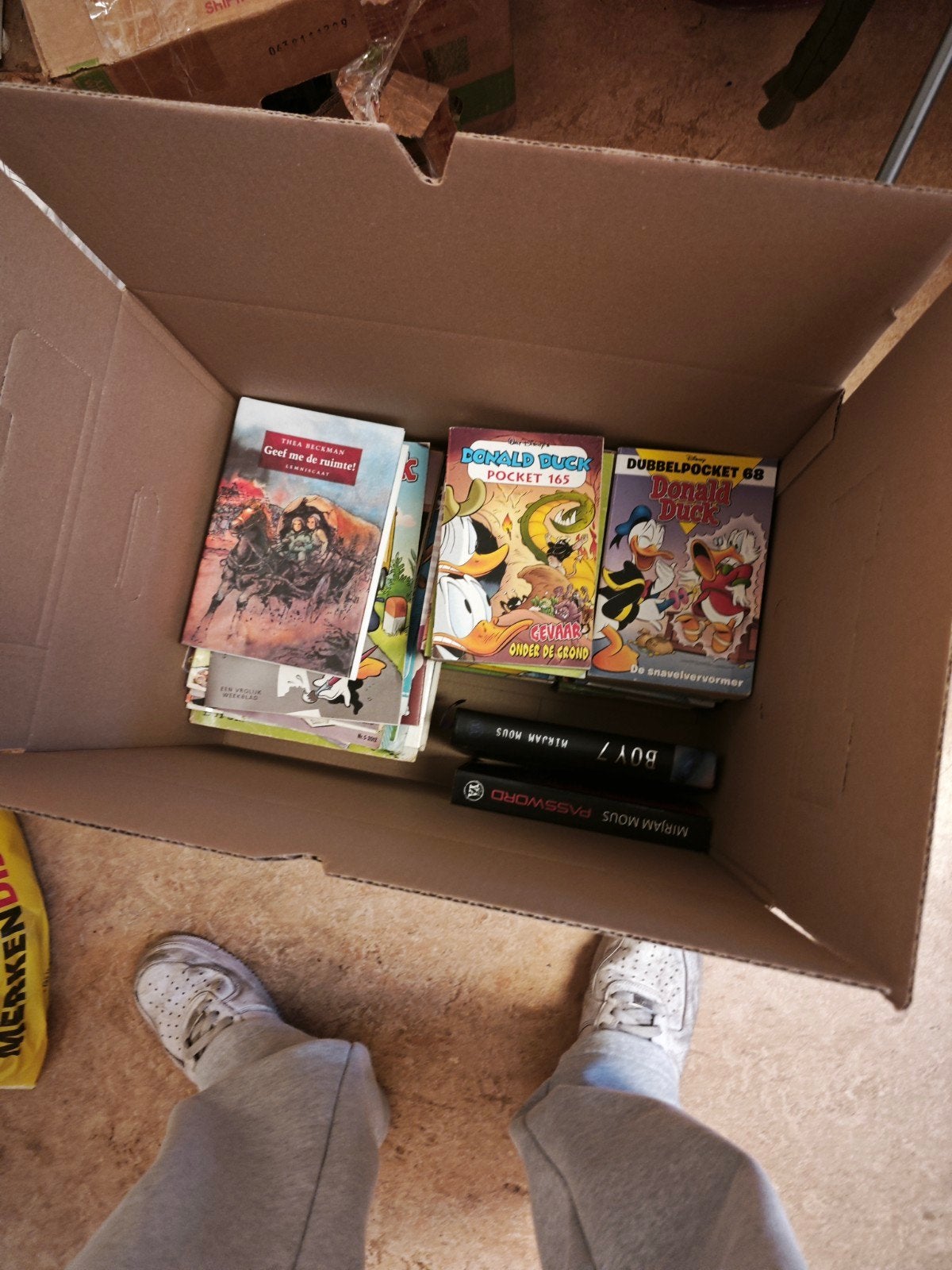 GRATIS DOOS STRIPBOEKEN, Meerdere stripboeken, Ophalen, Gelezen