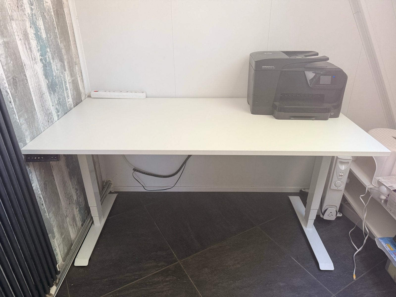 Wit elektrisch zit-sta bureau - In hoogte verstelbaar, Ophalen, Zit-sta bureau, Elektrisch, Spaanplaat of MDF