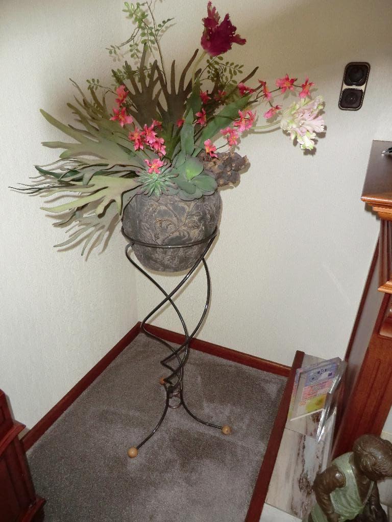 2 kunststofplanten in staanders, Ophalen, Kunstplant, Zijde, Zo goed als nieuw
