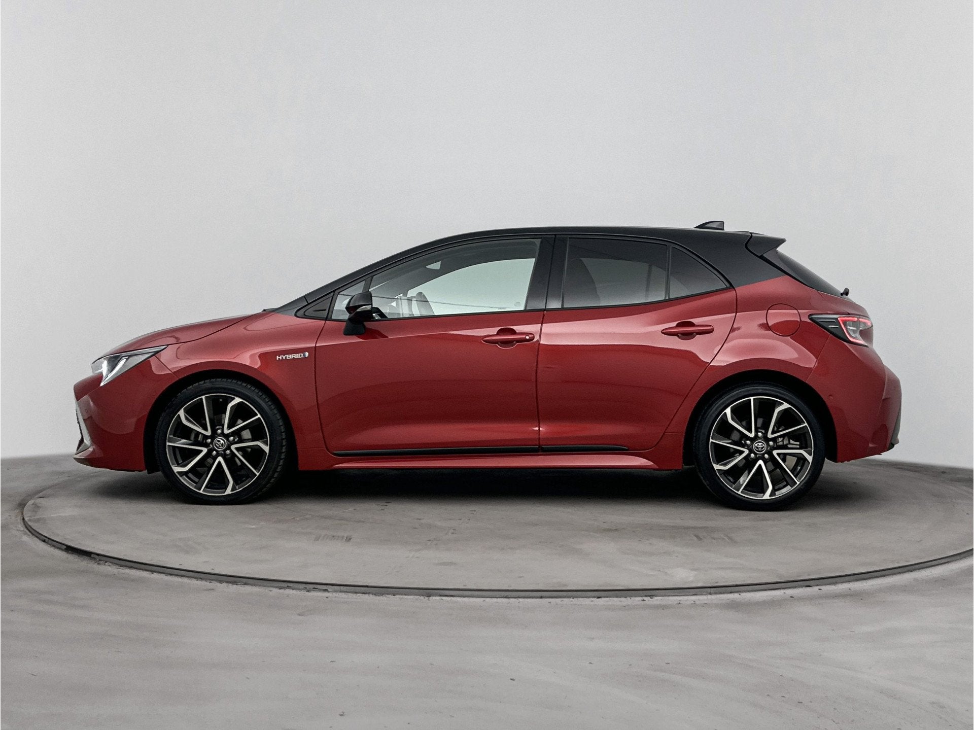 Toyota Corolla 1.8 Hybrid Executive | Comfortstoelen |, 12 maanden, Gebruikt, 4 cilinders, 122 pk